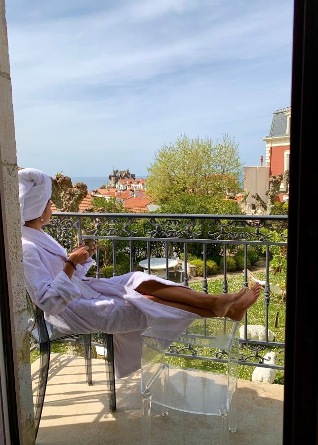 Hotel De Silhouette Biarritz Bagian luar foto