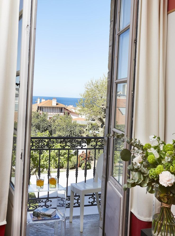 Hotel De Silhouette Biarritz Bagian luar foto